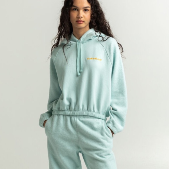 Quicksilver High Winter Womens Crop Hoodie - Picture 2 of 8